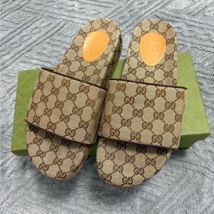Gucci GG Slides